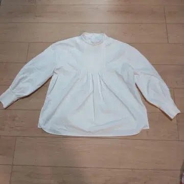 새상품급 [ UNTITLED ] 블라우스