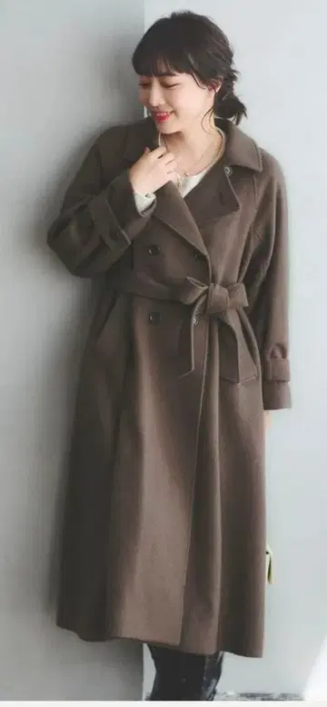 COHINA 백 플레어 울 코트