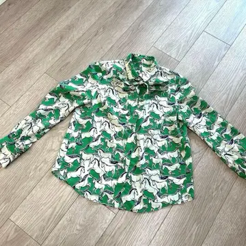 룰루윌비 드로잉 호스 보타이 블라우스