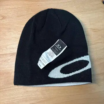 OAKLEY 니트 모자 블랙/화이트