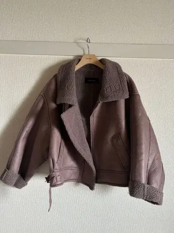 지나시스 보아 라이더 자켓