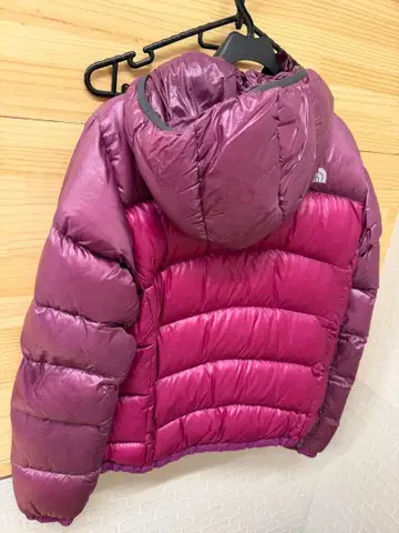 THE NORTH FACE 후드 부착 다운 자켓 퍼플