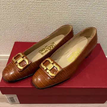 페라가모 브라운 로퍼 5.5 D