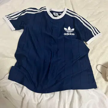 adidas 네이비 스트라이프 T셔츠