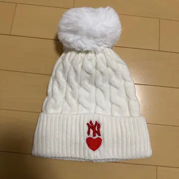 미사용 새상품 MLB 화이트 니트 모자 폼폼 포함