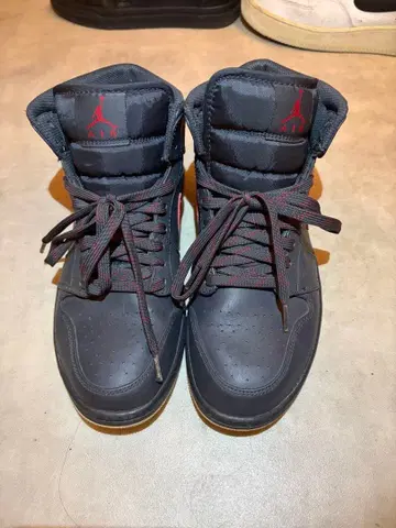 조던 하이컷 스니커즈 블랙/레드