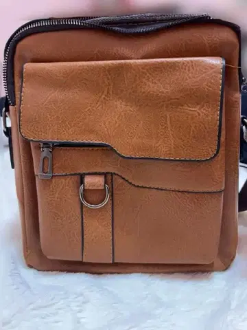 브라운 숄더백 합성 피혁