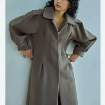 CASA FLINE 볼륨 슬리브 울 코트