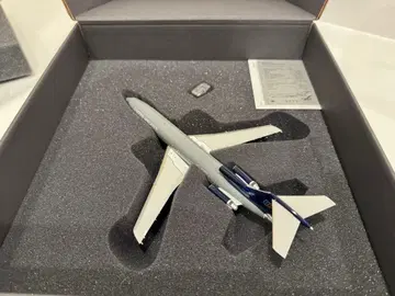 herpa premium being727 United Air 1/200