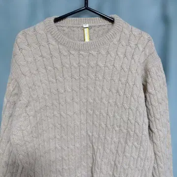 베이지 케이블 짜임 알파카 니트 스웨터 긴팔