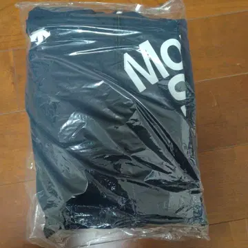 블랙 로고 후드티