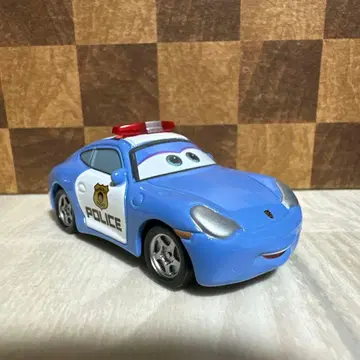 토미카 카즈 샐리 폴리스 타입