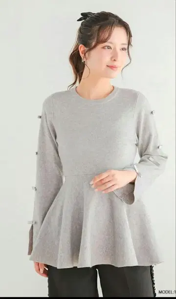 Fit more 소매 리본 페플럼 니트