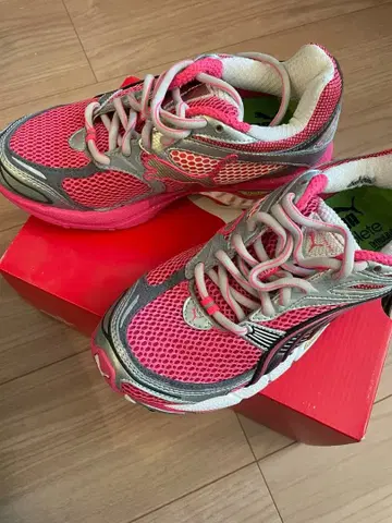 미사용 새상품 PUMA 푸마 여성용 러닝화 22.5cm