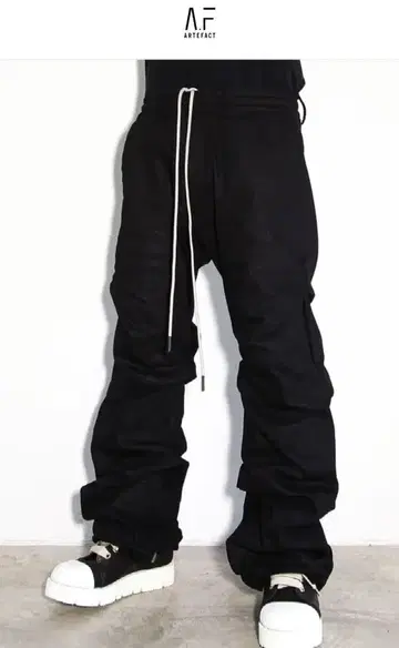 A.F ARTEFACT 팬츠 정가 47200엔