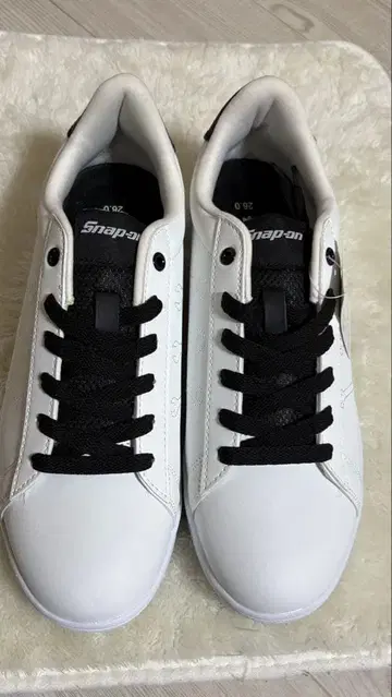 Snap-on 화이트 스니커즈 26.0cm