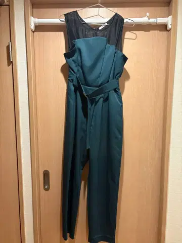 MURUA 다크 그린 슬리브리스 올인원