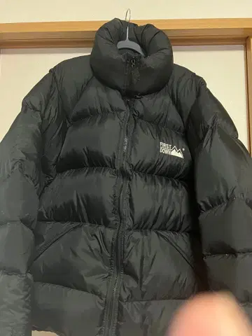 FIRST DOWN 블랙 다운 자켓