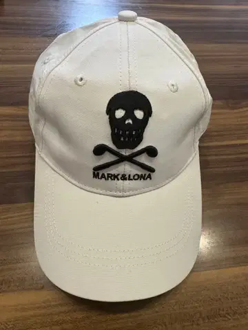 MARK&LONA 마크앤로나 골프 캡 스컬 로고 화이트