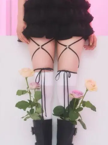 lil Lilly 릴릴리 하트 참 크로스 숏팬츠