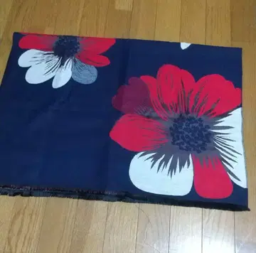 꽃무늬 울 혼방 머플러 빨간색 네이비