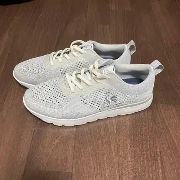 새상품급 르꼬끄 스니커즈 23.5cm