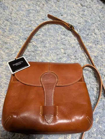 새상품급 DAKOTA 브라운 가죽 숄더백