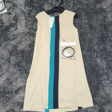 petit Poudre 슬리브리스 원피스