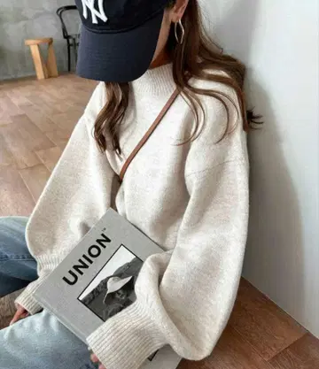 andme 앤도미 천축 편직 볼륨 소매 니트 상의 오트밀