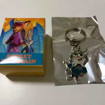 주토피아2 시크릿 키링 파우버트