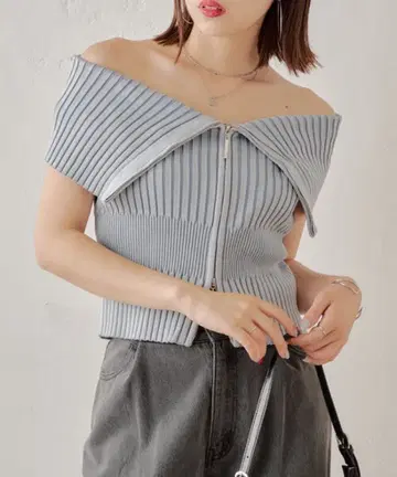 CHICO 오프숄 니트