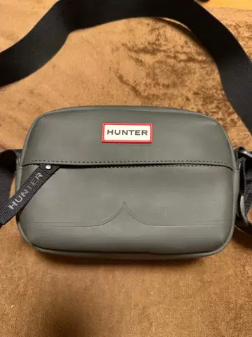 HUNTER 그레이 바디백