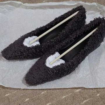 MOUSSY BOA 포인트 펌프스