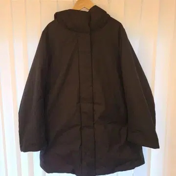 UNIQLO 하이브리드 다운 숏코트 블랙