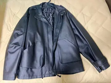 GLAMOUR 블랙 쿼츠 디자인 자켓