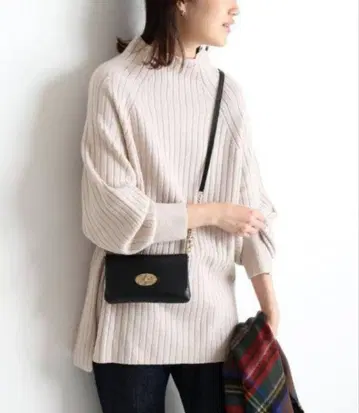 뉴앙스 터틀 풀오버