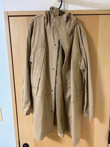 베이지 후드 부착 롱 기장 마운틴 파카