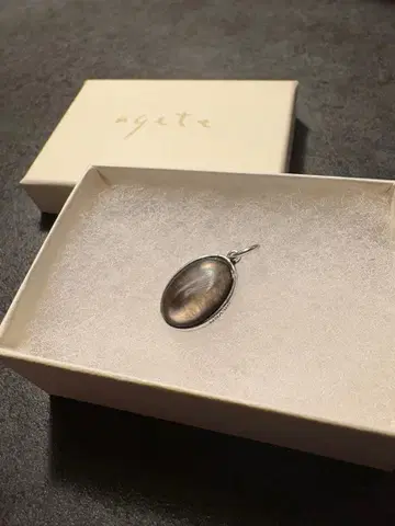 agete 실버 타원형 펜던트 참 앤티크