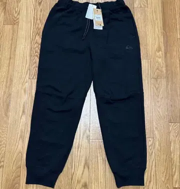 미사용 새상품 퀵실버 맨투맨 팬츠 블랙 S 사이즈 택 포함