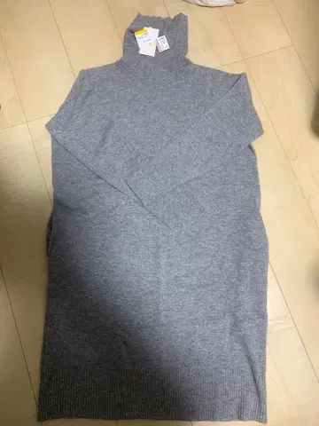 그레이의 캐시미어 혼방 긴팔 터틀넥 니트 원피스