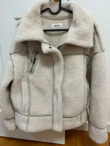 SNIDEL 아이보리 무스탕 코트