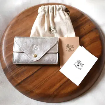 이번 시즌 일비종떼 메탈릭 실버 카드 케이스 지갑