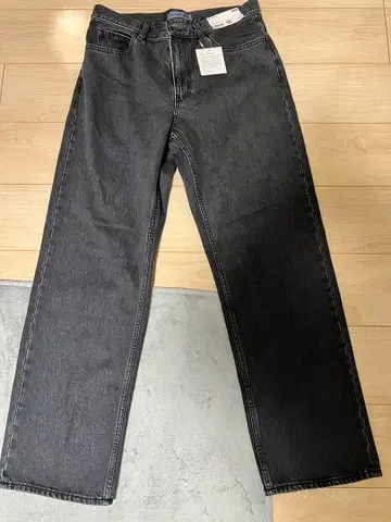 유니클로 다크 그레이 데님