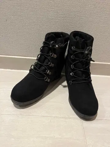 COULEUR VARIE 크롤 발리에 숏부츠