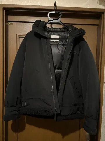 AVIREX USA 블랙 다운 자켓 L 사이즈