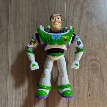 버즈 라이트이어 피규어