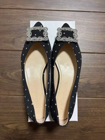 BASEMENT online 도트 비쥬 펌프스