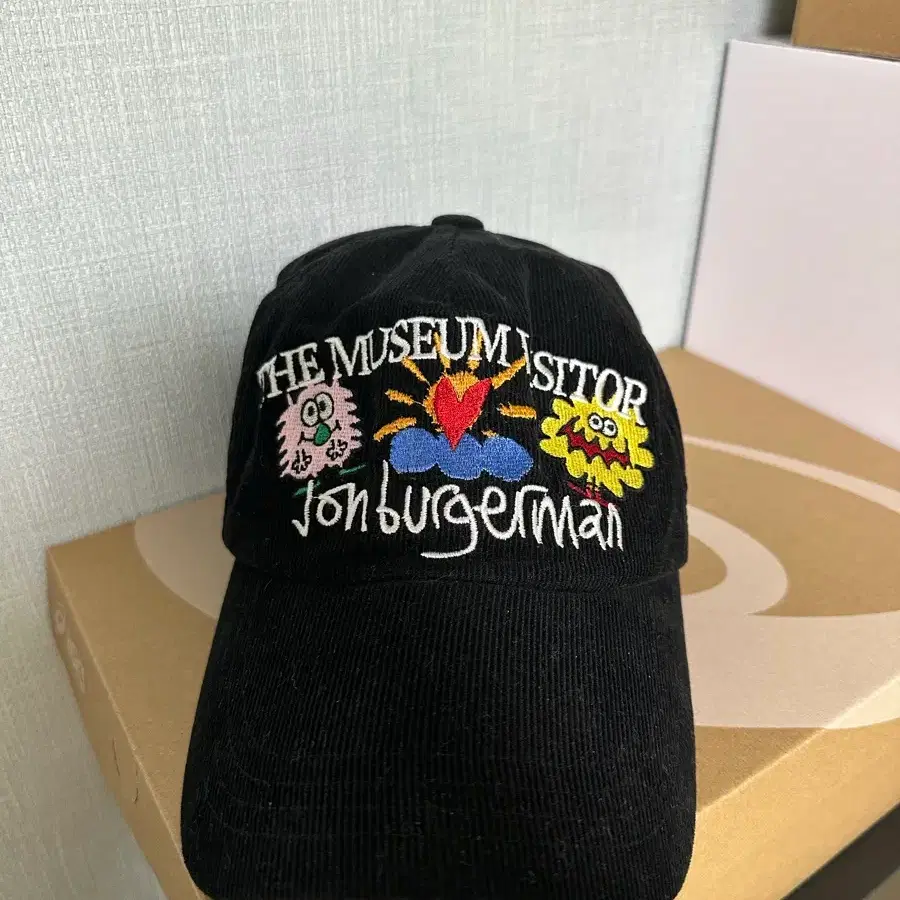 THE MUSEUM VISITOR キャップ Jon Burgerman The Museum Visitor X