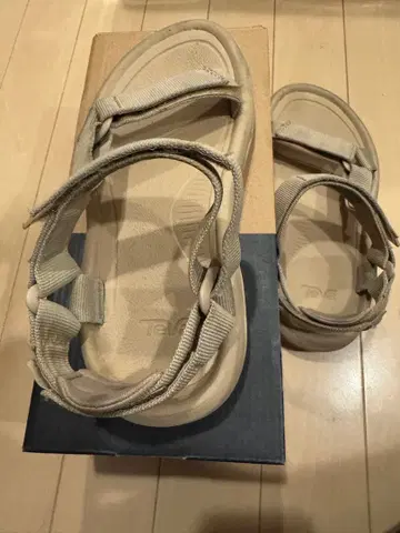 Teva 스포츠 샌들 베이지