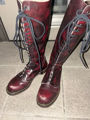 닥터마틴 20홀 영국제 화이트사 uk8 새상품급